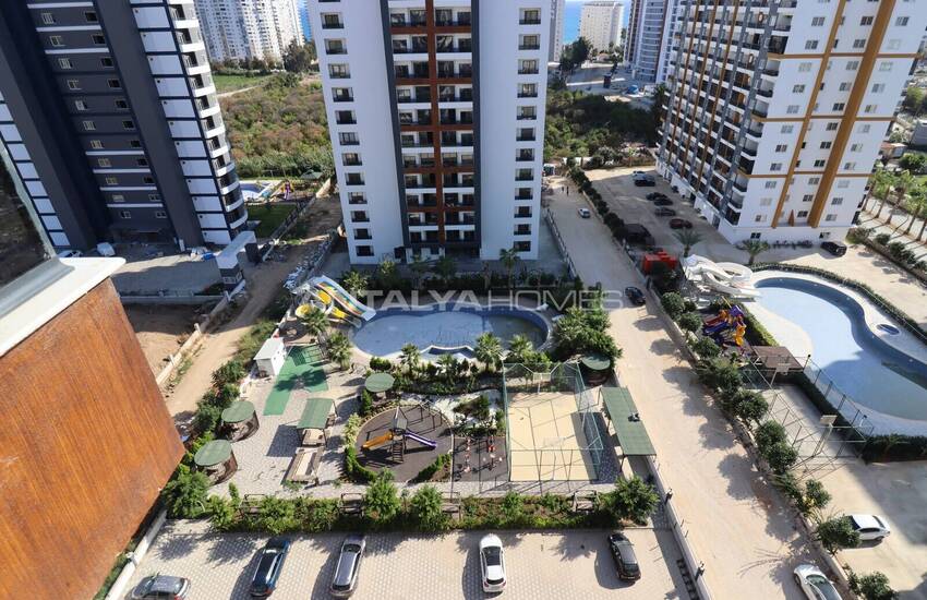 Mersin'de Denize 800 M Mesafedeki Sitede 1+1 Daire 21