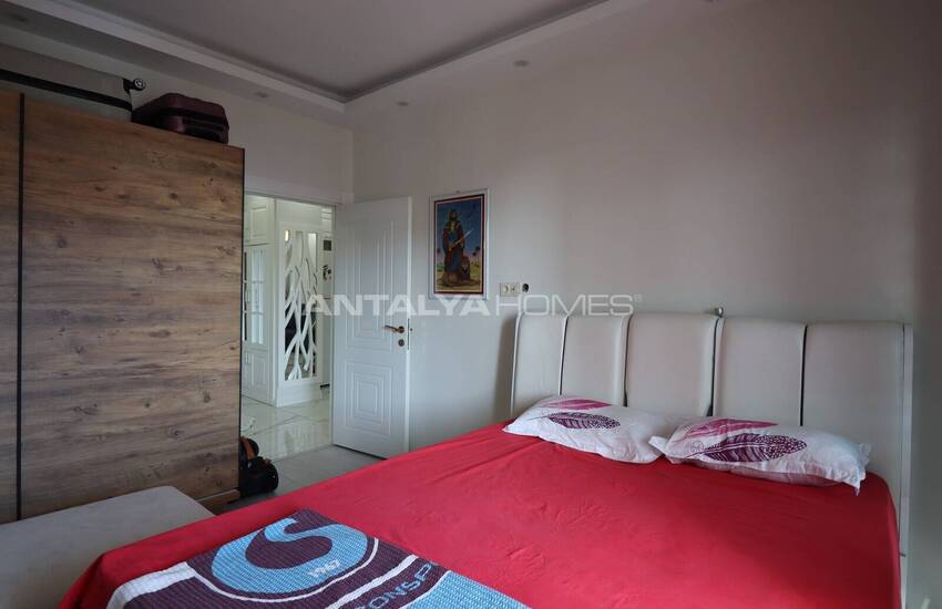 Mersin'de Denize 800 M Mesafedeki Sitede 1+1 Daire 15