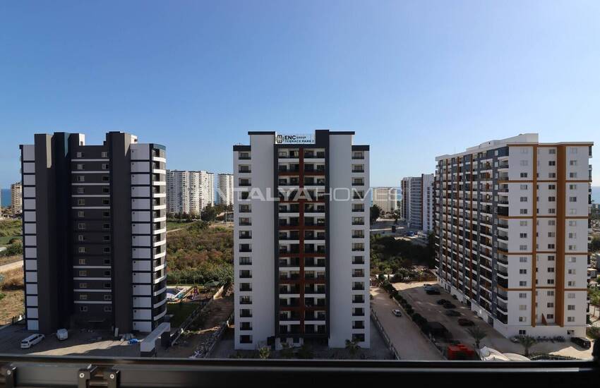 Mersin'de Denize 800 M Mesafedeki Sitede 1+1 Daire 22