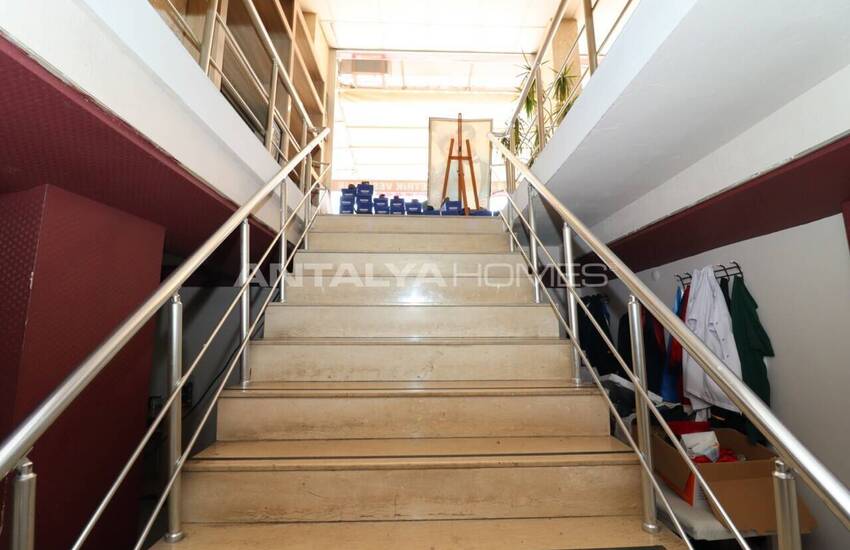 Shop with Potential High Rent Yield in Mersin 15