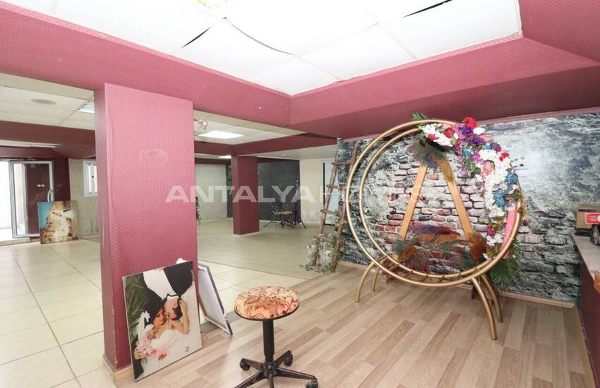 Shop with Potential High Rent Yield in Mersin 16