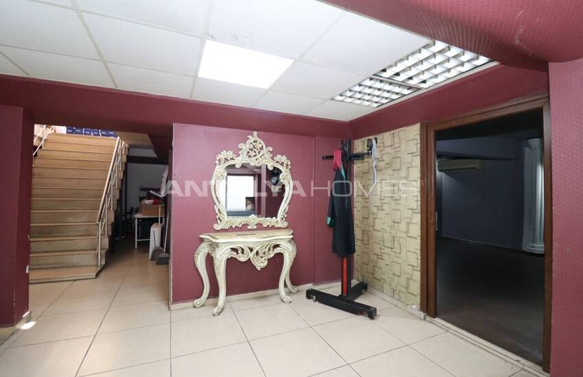Shop with Potential High Rent Yield in Mersin 18