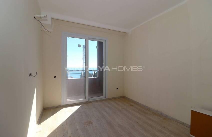 Mersin'de Sahile Yakın Deniz Manzaralı Daireler 22