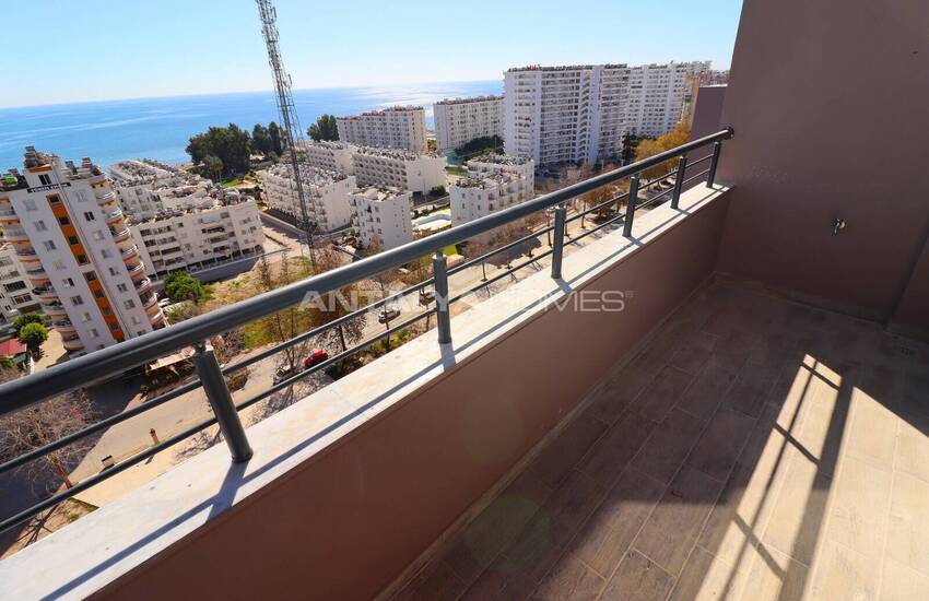 Mersin'de Sahile Yakın Deniz Manzaralı Daireler 26