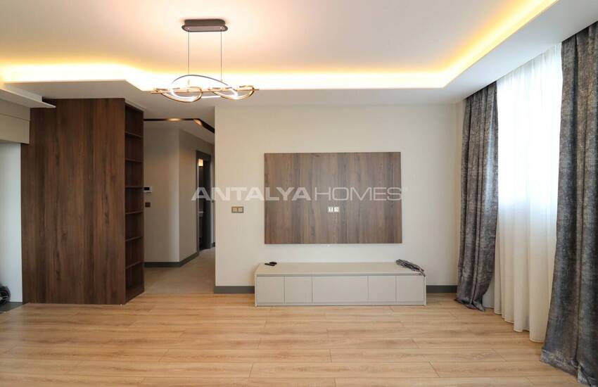 2-bedroom Apartments in Advantageous Location in Mersin Yenisehir 7