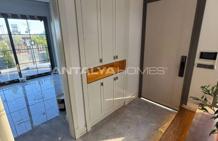 Mersin Yenişehir'de Deniz Manzaralı 4 Yatak Odalı Villalar 9