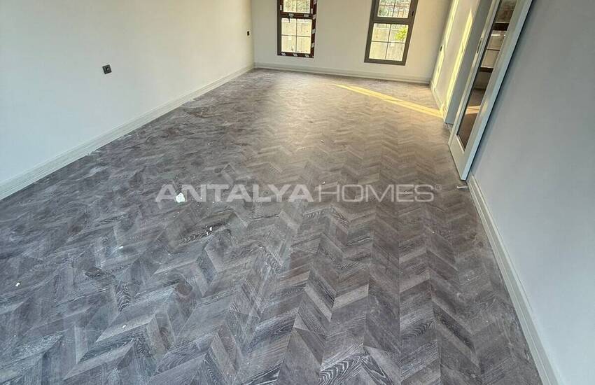 Mersin Yenişehir'de Deniz Manzaralı 4 Yatak Odalı Villalar 6