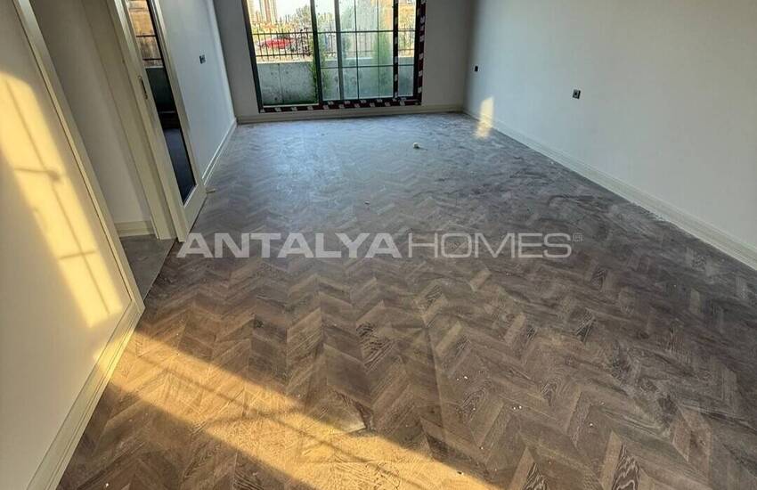 Mersin Yenişehir'de Deniz Manzaralı 4 Yatak Odalı Villalar 5