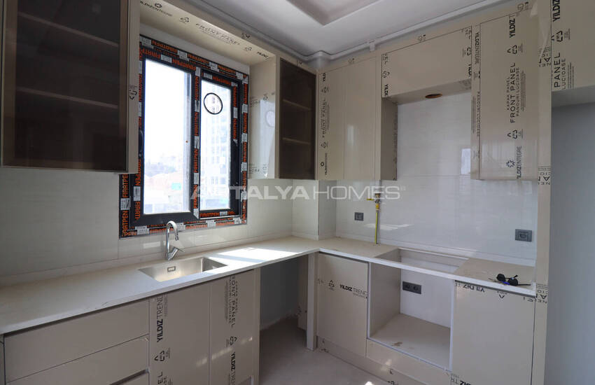 Modern Flats with Communal Garden in Mersin 12