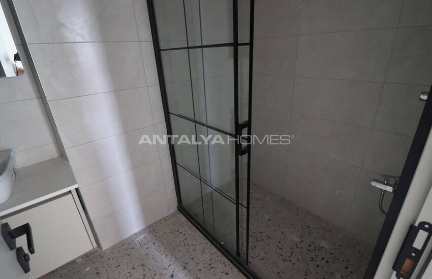 Modern Flats with Communal Garden in Mersin 18
