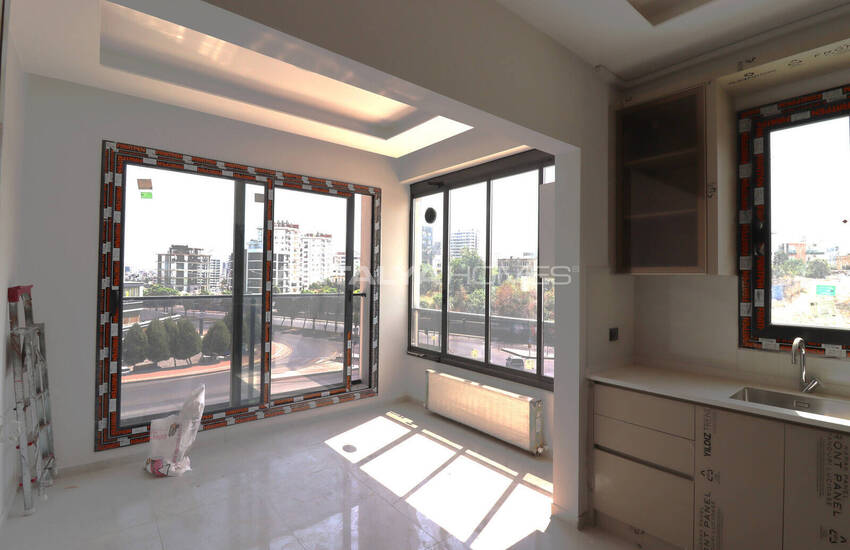 Modern Flats with Communal Garden in Mersin 10