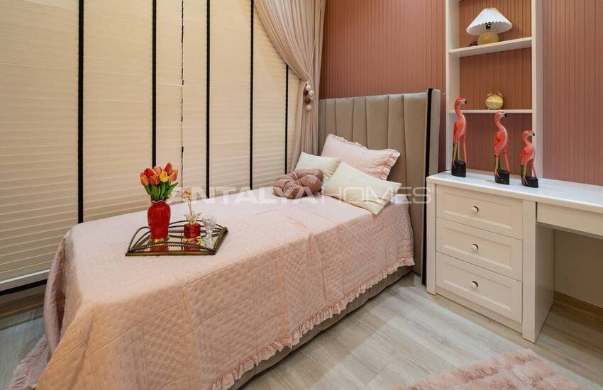 Apartments in Well-equipped Complex in Mersin Mezitli 27