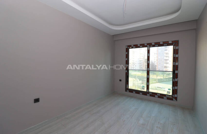 Mersin'de Zengin Sosyal Olanaklara Sahip Sitede Daireler 9