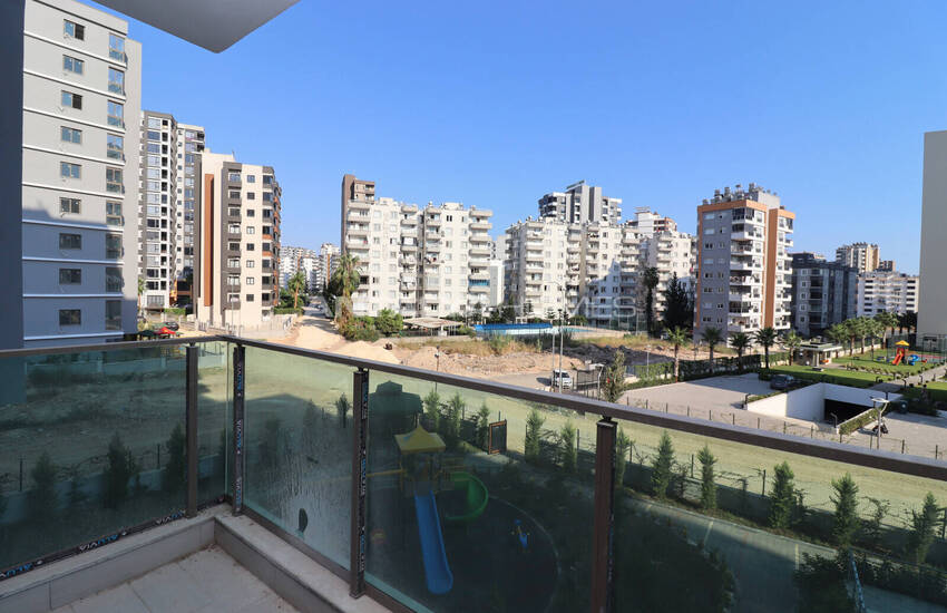 Mersin'de Zengin Sosyal Olanaklara Sahip Sitede Daireler 10