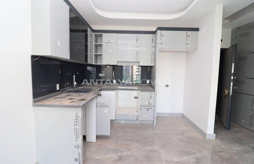 Mersin'de Zengin Sosyal Olanaklara Sahip Sitede Daireler 8