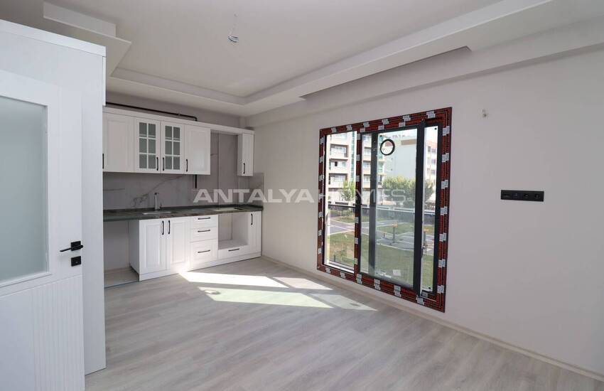 Middle Floor Apartments in a Prime Location Mersin Yenisehir 5