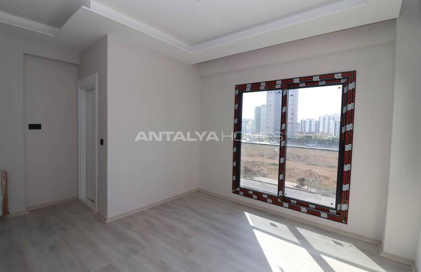 Middle Floor Apartments in a Prime Location Mersin Yenisehir 8