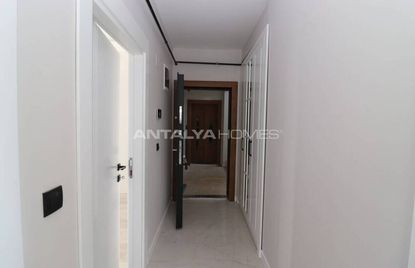 Middle Floor Apartments in a Prime Location Mersin Yenisehir 15