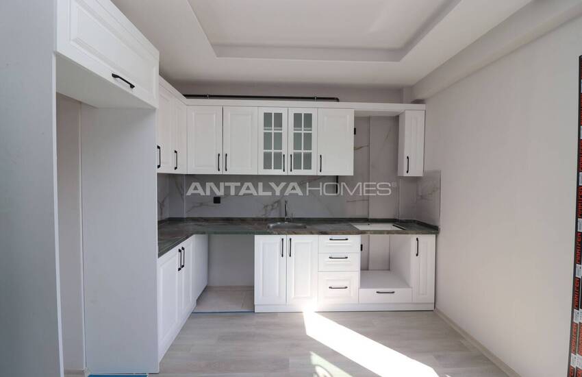 Middle Floor Apartments in a Prime Location Mersin Yenisehir 7