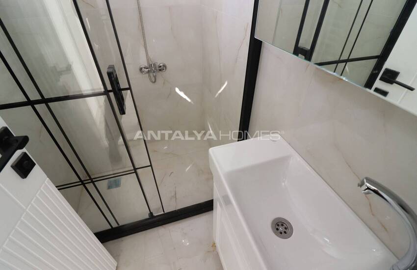 Middle Floor Apartments in a Prime Location Mersin Yenisehir 13
