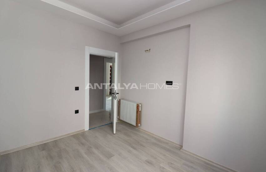 Middle Floor Apartments in a Prime Location Mersin Yenisehir 9