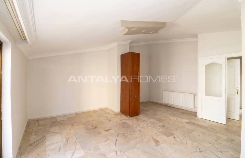 Sea-view Duplex Apartment for Sale in Mersin Mezitli 34