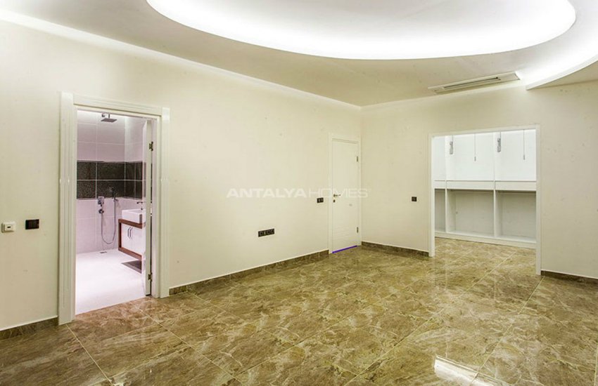 Deluxia Golden Palace Villa in Alanya 23