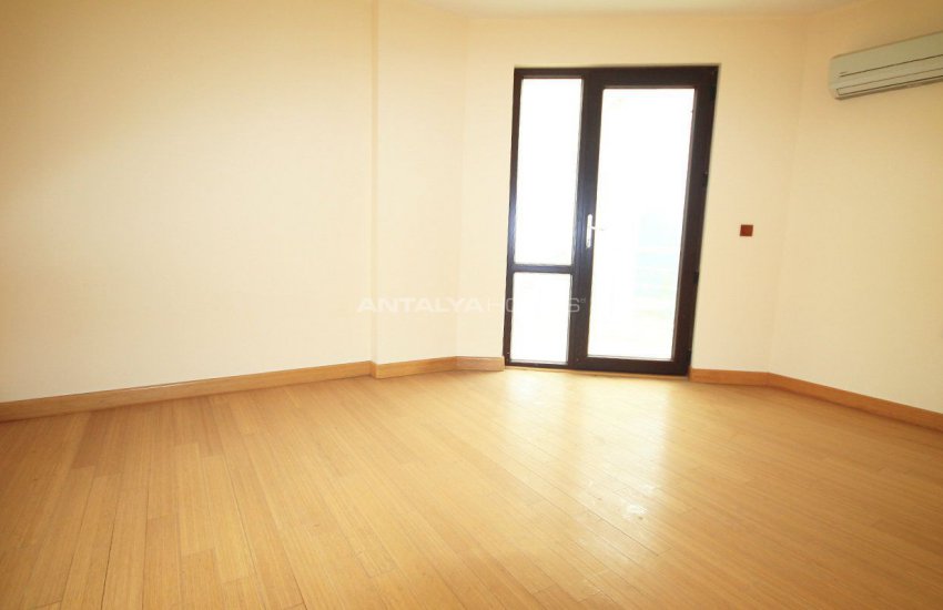 Rymlig Villa Med Utsikt Över Skogen I Antalya 21