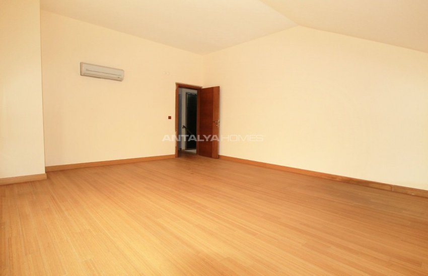 Rymlig Villa Med Utsikt Över Skogen I Antalya 22