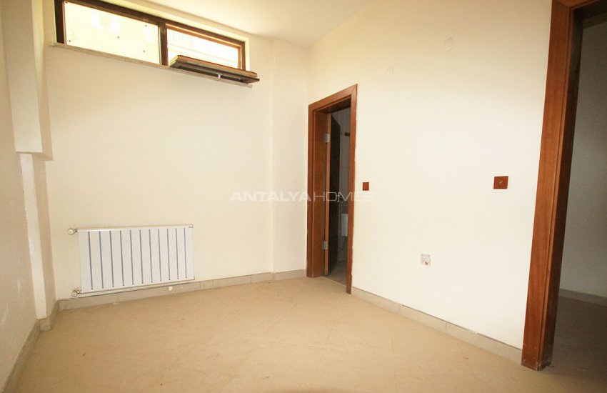 Rymlig Villa Med Utsikt Över Skogen I Antalya 24