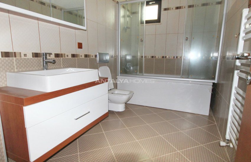 Rymlig Villa Med Utsikt Över Skogen I Antalya 28