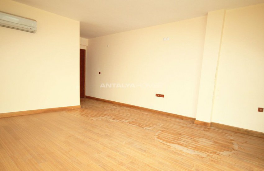 Rymlig Villa Med Utsikt Över Skogen I Antalya 18