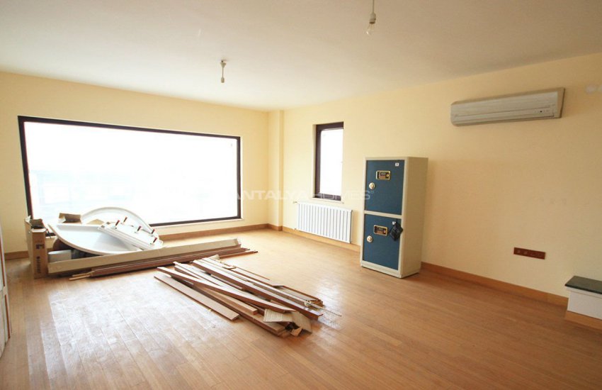 Rymlig Villa Med Utsikt Över Skogen I Antalya 11