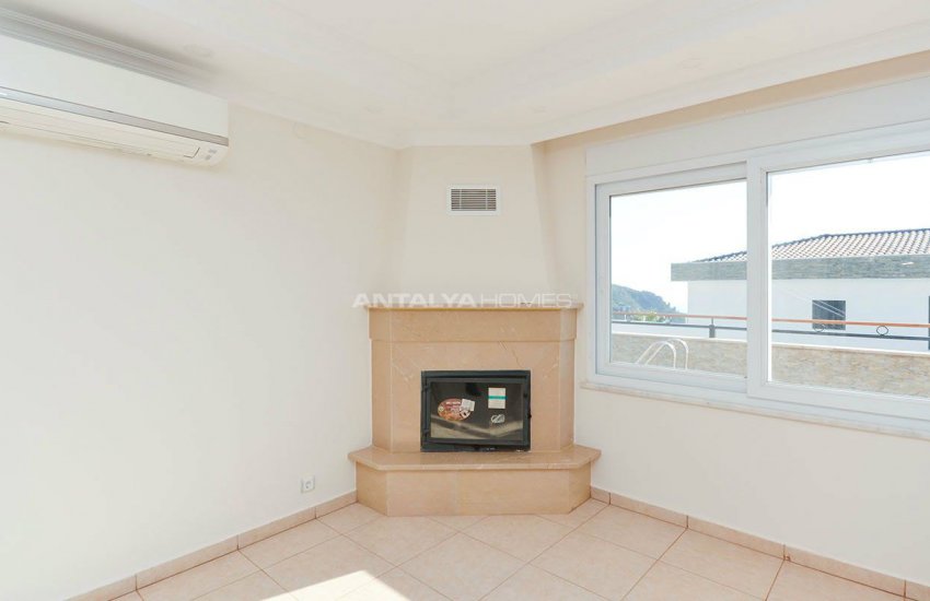 Sea View 5+1 Villa in Alanya with Rich Features 8