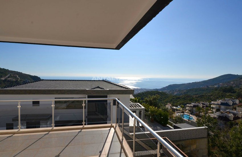 Sea View 5+1 Villa in Alanya with Rich Features 21