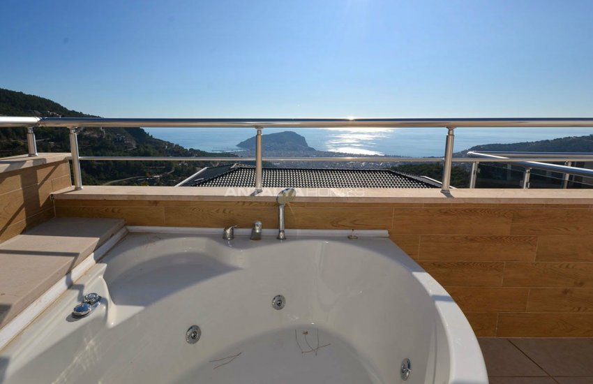 Sea View 5+1 Villa in Alanya with Rich Features 23