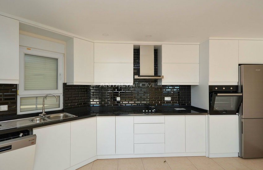 Sea View 5+1 Villa in Alanya with Rich Features 10