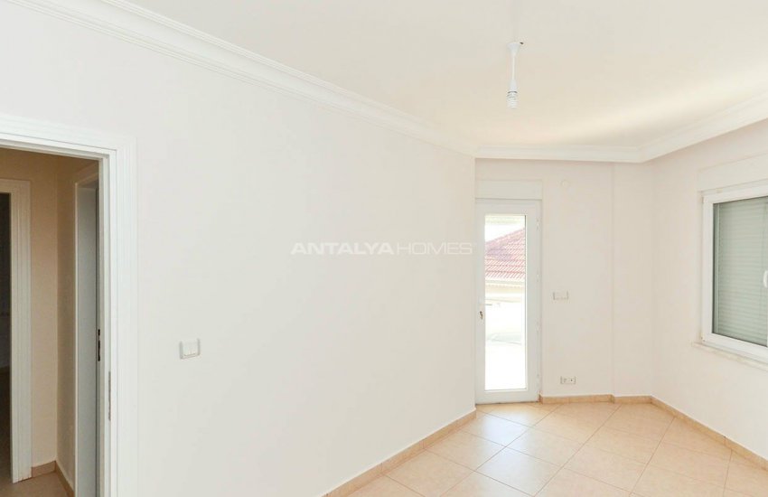 Sea View 5+1 Villa in Alanya with Rich Features 13