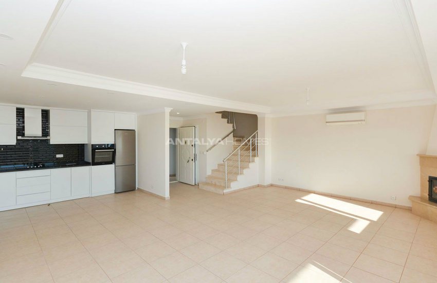 Sea View 5+1 Villa in Alanya with Rich Features 7