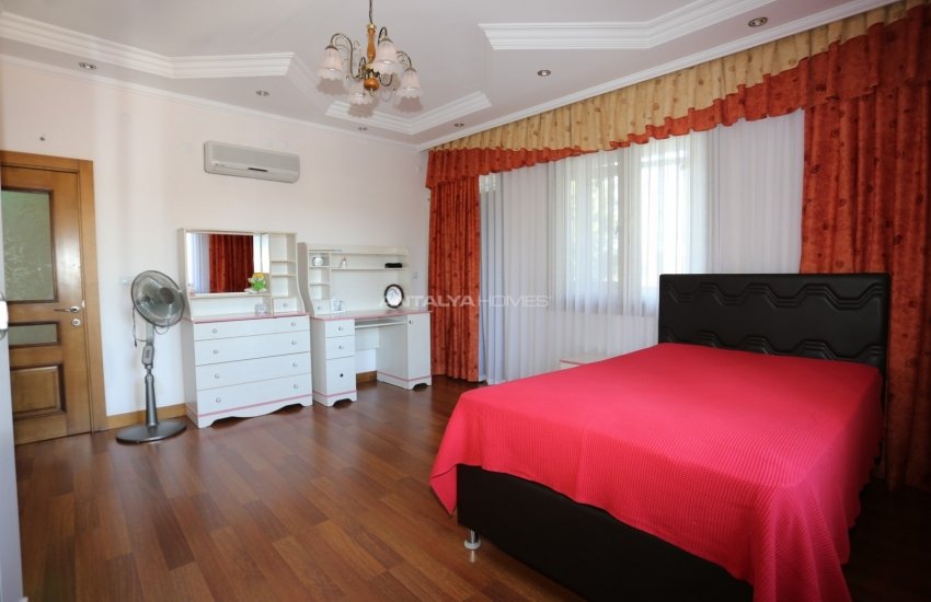 Duacı'da Doğayla İç İçe Özel Havuzlu Satılık Villa 35