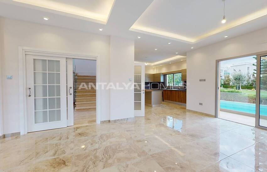 Hus med Havsutsikt Nära Stranden i norra Cypern Girne