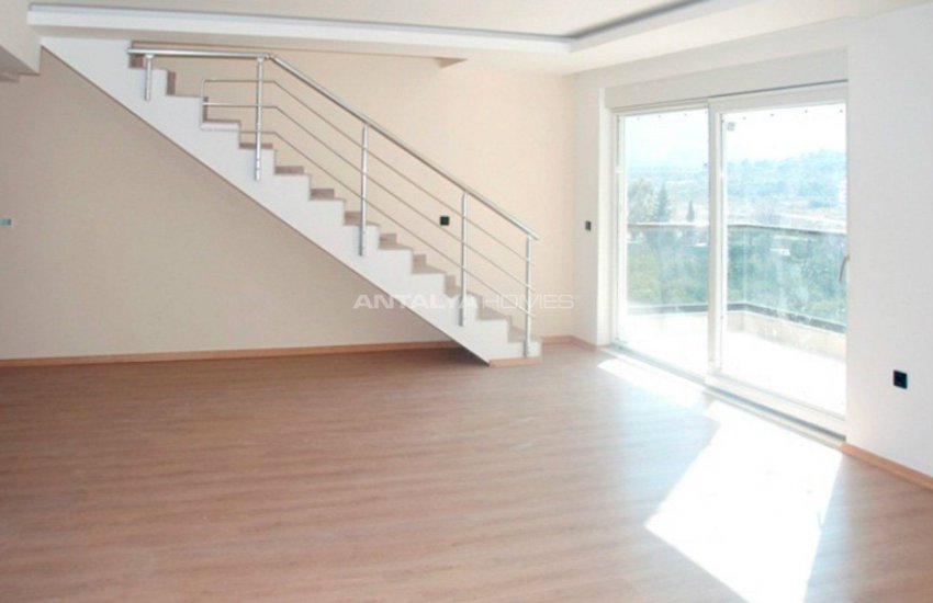 Functional Houses in the Desirable Location of Konyaalti 14