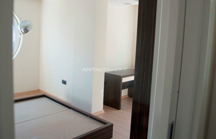 Functional Houses in the Desirable Location of Konyaalti 15