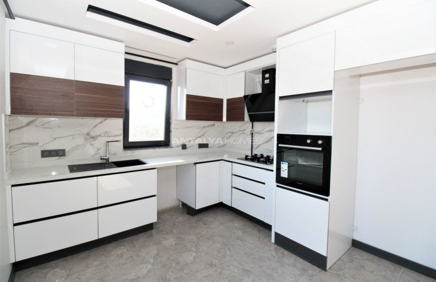 Luxury Duplex Apartment in Antalya with Spacious Rooms 18