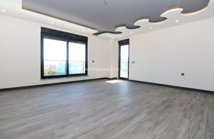 Luxury Duplex Apartment in Antalya with Spacious Rooms 16