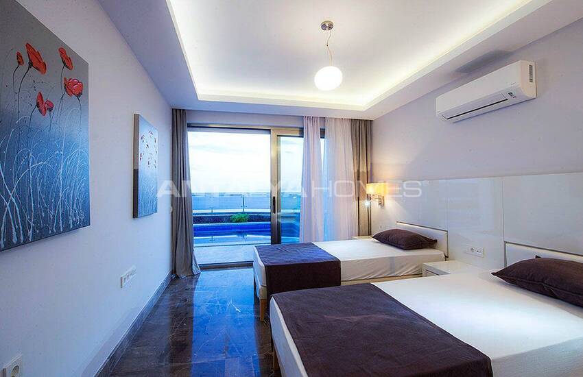 Quality Houses with Magnificent View in Alanya 26