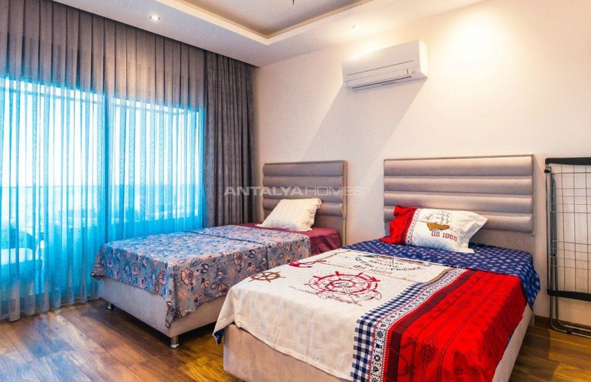 Glorious Sea and Castle View Triplex Villa in Alanya 29