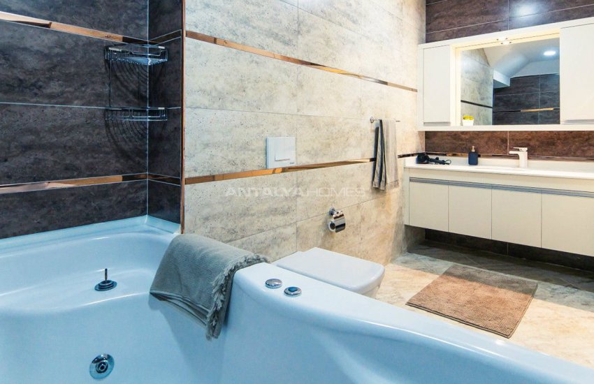 Glorious Sea and Castle View Triplex Villa in Alanya 31