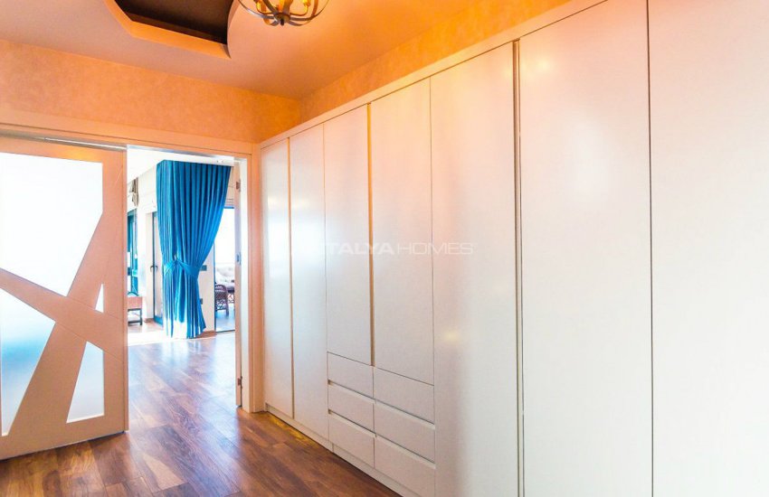 Glorious Sea and Castle View Triplex Villa in Alanya 35