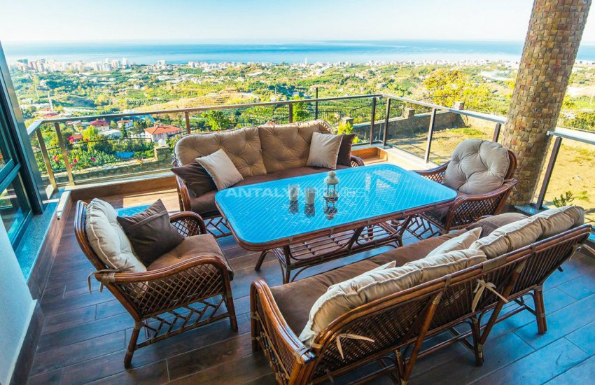 Glorious Sea and Castle View Triplex Villa in Alanya 37